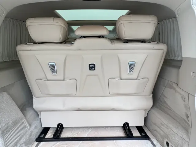 Mercedes-Benz V-Class — Фото автомобиля 17