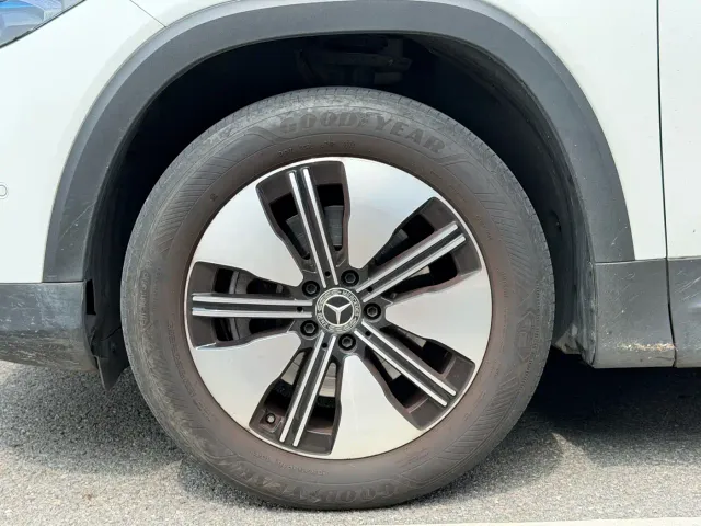 Mercedes-Benz EQB — Фото автомобиля 5