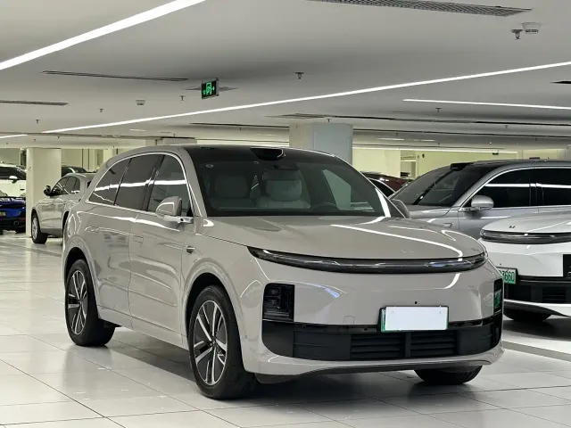 Li Auto L6 — Фото автомобиля 3