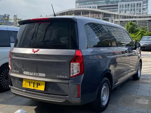 Wuling Zhengcheng — Фото автомобиля 12