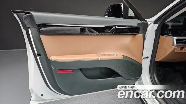 Hyundai Grandeur GN7 — Фото автомобиля 13