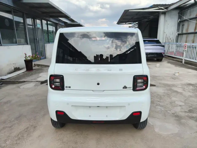 Geely Panda — Фото автомобиля 12