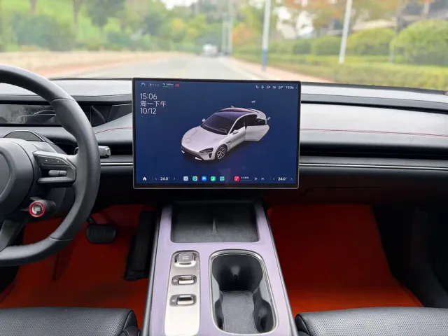 Xiaomi SU7 — Фото автомобиля 15