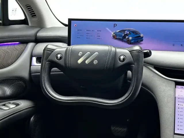 IM Motors LS6 — Фото автомобиля 13