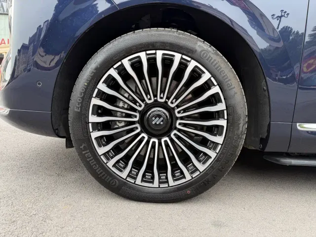 IM Motors LS9 — Фото автомобиля 4
