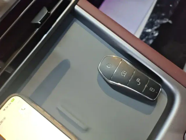 BYD Seal 07 DM-i — Фото автомобиля 8