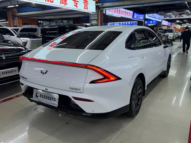 Wuling Starlight — Фото автомобиля 6