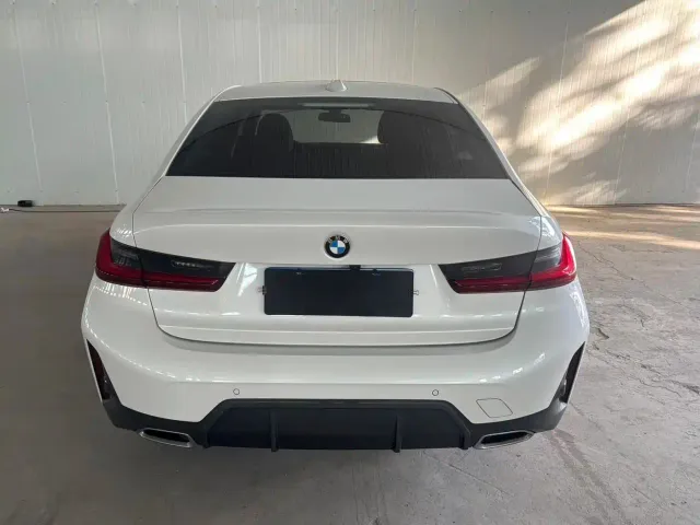 BMW 3 Series — Фото автомобиля 5
