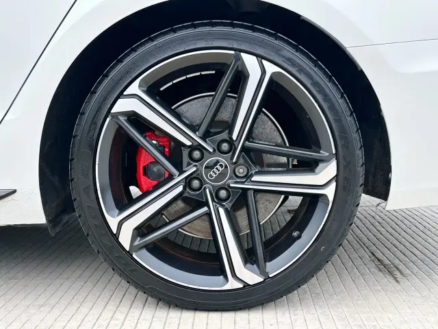 Audi A4L — Фото автомобиля 20