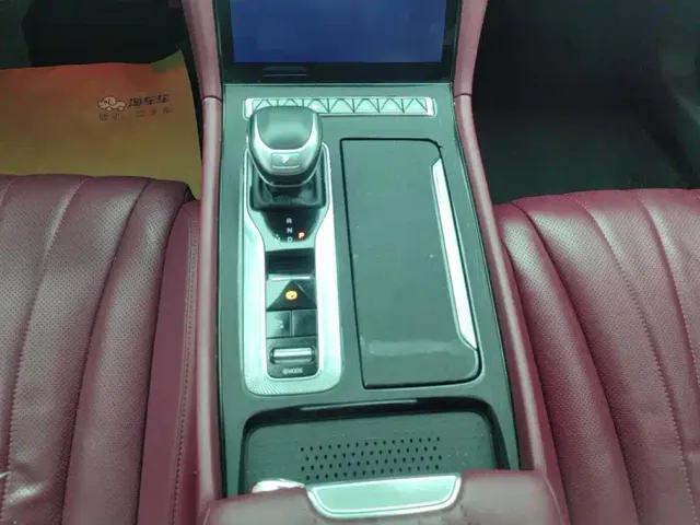 Hongqi H5 — Фото автомобиля 16