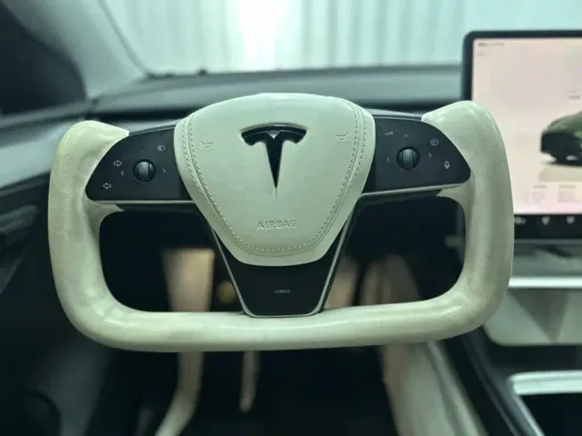 Tesla Model Y — Фото автомобиля 7