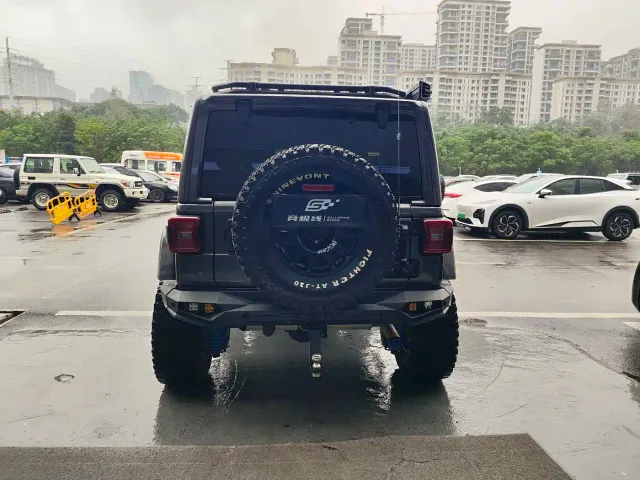 Jeep Wrangler — Фото автомобиля 17