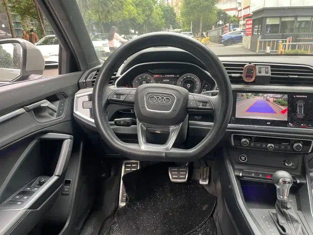 Audi Q3 — Фото автомобиля 12