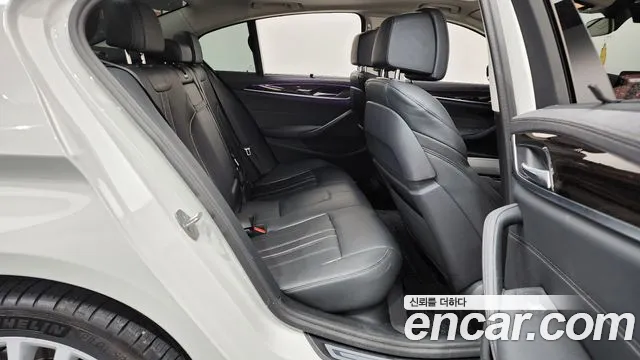 BMW 5 Series G30 — Фото автомобиля 17