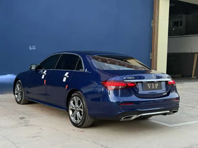 Mercedes-Benz E-Class — Фото автомобиля 9