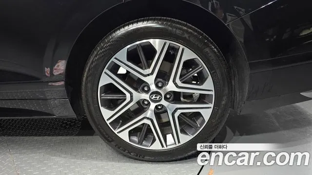 Hyundai Grandeur GN7 — Фото автомобиля 21