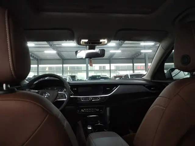 Buick Regal — Фото автомобиля 17