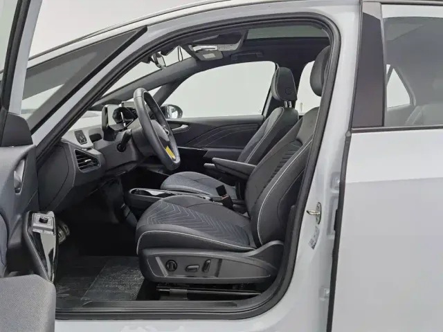 Volkswagen ID.3 — Фото автомобиля 10