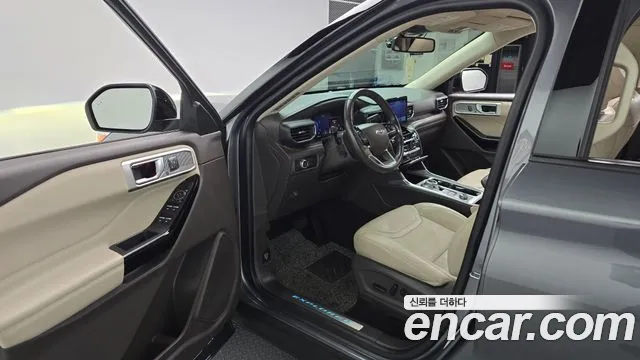 Ford Explorer Explorer 6 поколение 3.0 Platinum 4WD — Фото автомобиля 9