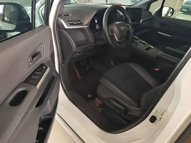 Toyota Granvia — Фото автомобиля 15