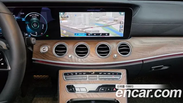 Mercedes-Benz E-Class — Фото автомобиля 11