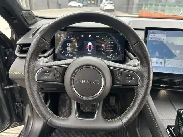 Lynk & Co 03 — Фото автомобиля 14