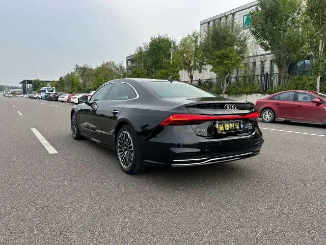 Audi A7L — Фото автомобиля 7