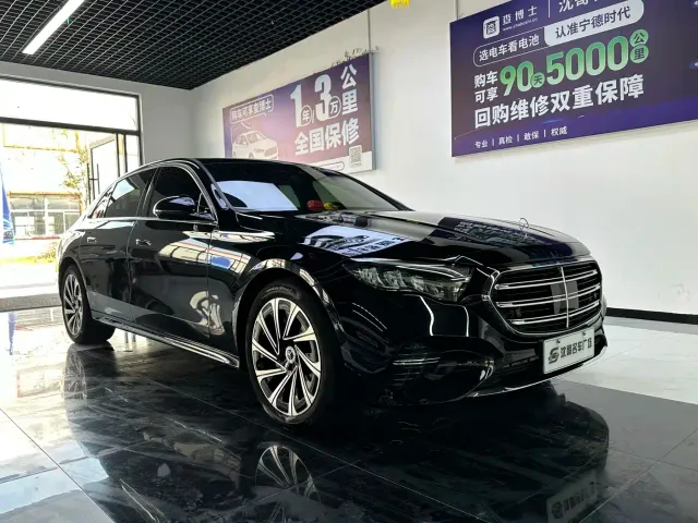 Mercedes-Benz E-Class — Фото автомобиля 3