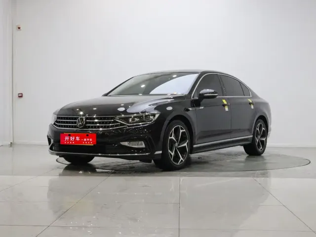 Фотография автомобиля — Volkswagen Magotan