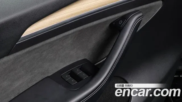 Tesla Model Y — Фото автомобиля 15