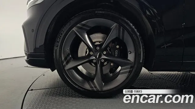 Genesis GV70 — Фото автомобиля 4