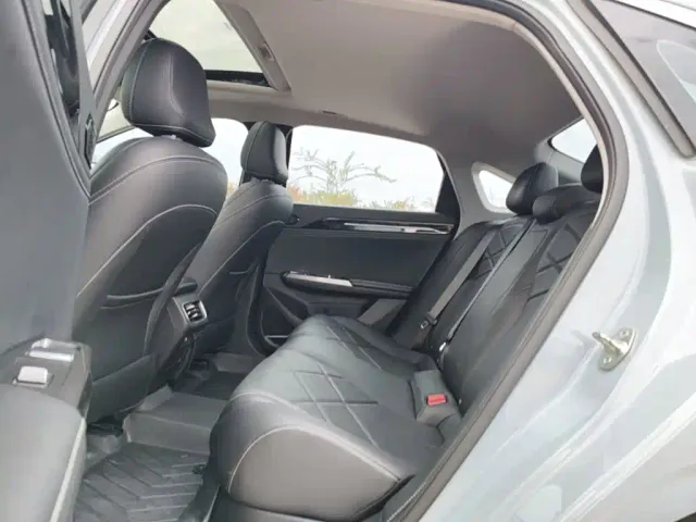Geely Galaxy L6 — Фото автомобиля 16