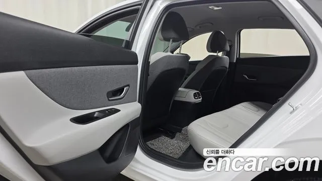 Hyundai Avante CN7 — Фото автомобиля 26