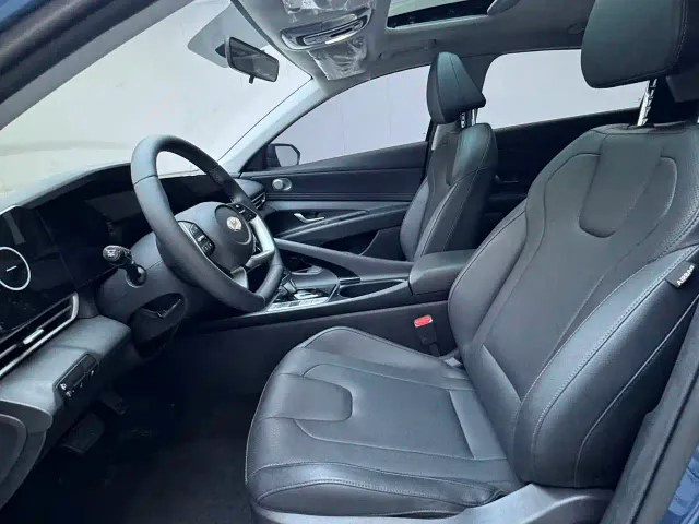 Hyundai Elantra — Фото автомобиля 15