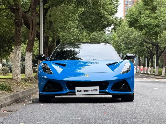 Lotus Emira — Фото автомобиля 2