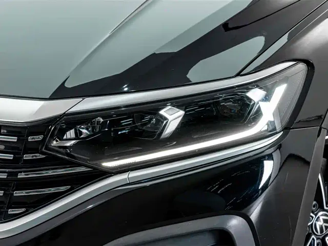 Volkswagen Passat — Фото автомобиля 4