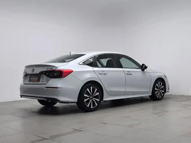 Honda Civic — Фото автомобиля 2