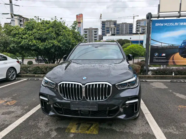 BMW X5 — Фото автомобиля 2