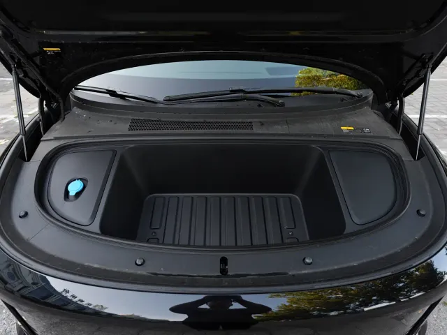 Li Auto i6 — Фото автомобиля 9