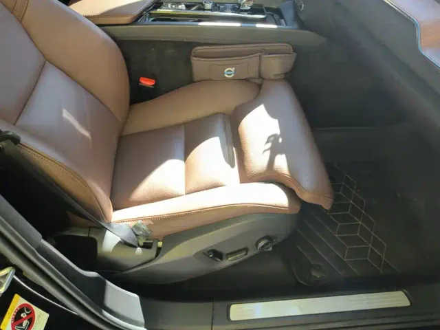 Volvo XC60 — Фото автомобиля 8