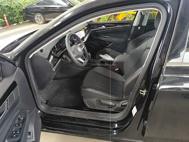 Volkswagen Passat — Фото автомобиля 15