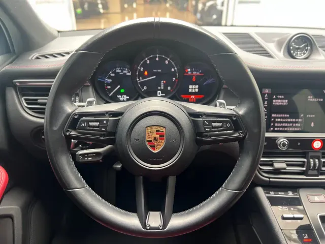 Porsche Macan — Фото автомобиля 7