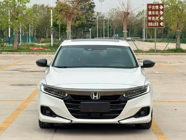 Honda Accord — Фото автомобиля 3