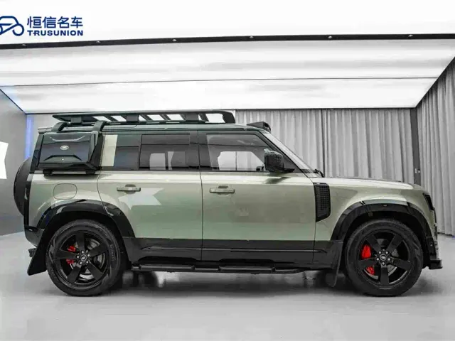 Land Rover Defender — Фото автомобиля 4