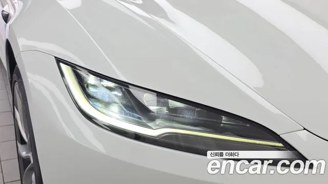 Tesla Model 3 — Фото автомобиля 7