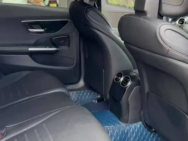 Mercedes-Benz C-Class — Фото автомобиля 6