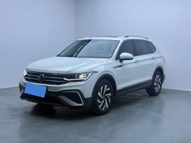 Фотография автомобиля — Volkswagen Tiguan L