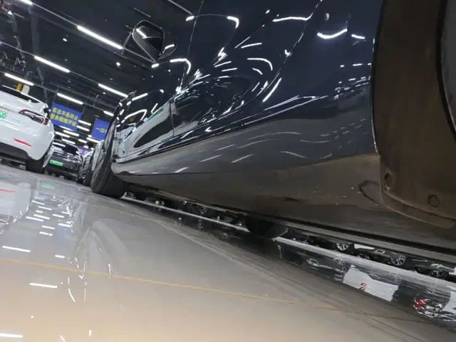 Tesla Model 3 — Фото автомобиля 21