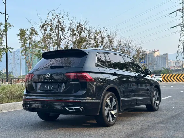 Volkswagen Tiguan L — Фото автомобиля 14