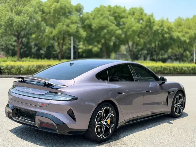 Xiaomi SU7 — Фото автомобиля 12